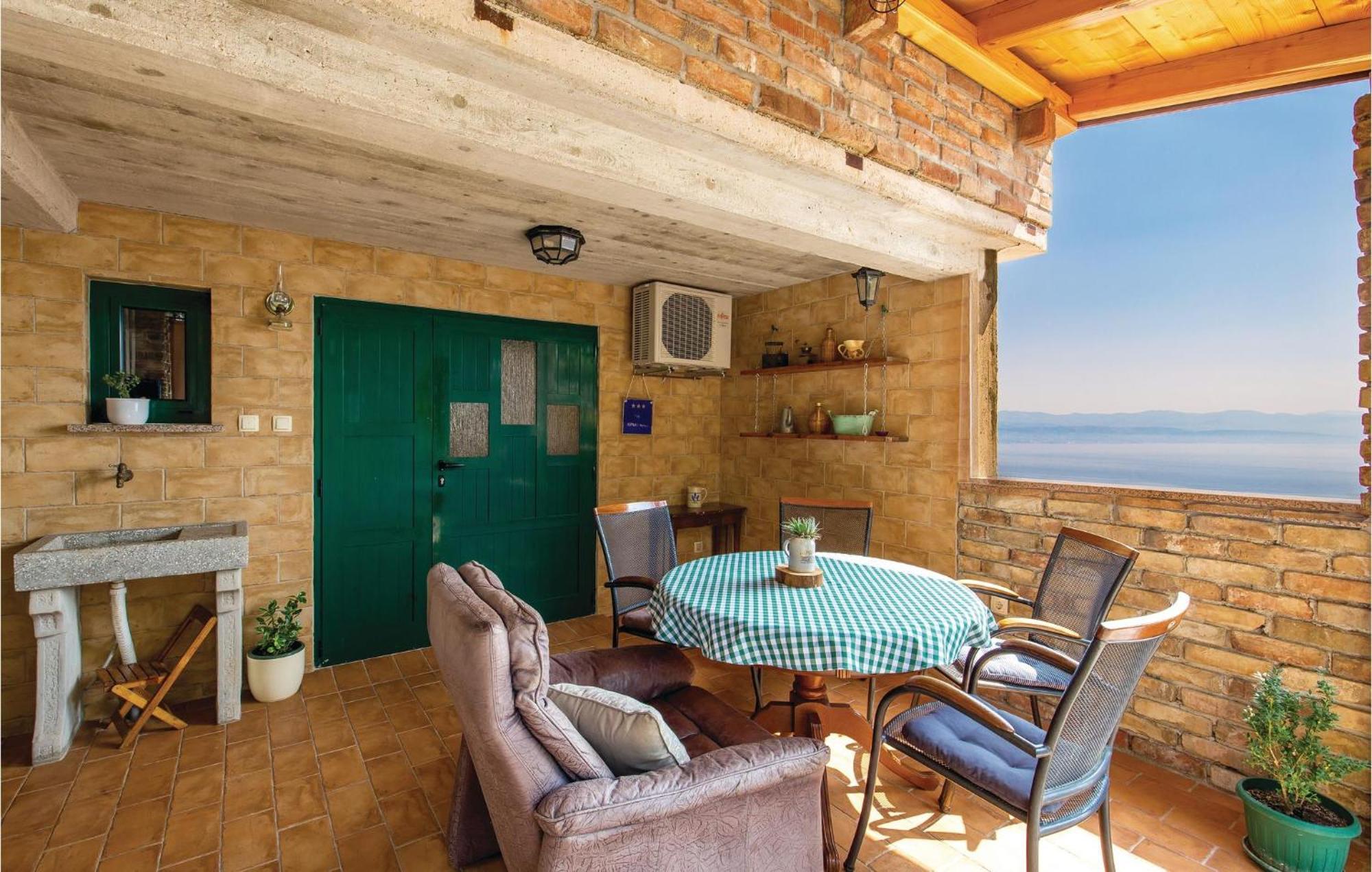 1 Bedroom Gorgeous Apartment In Laurana Esterno foto